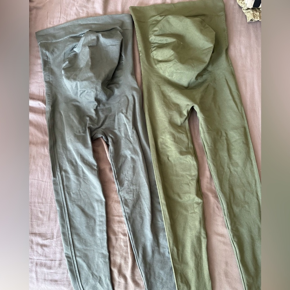 BLANQI Leggings in Olive and Sage